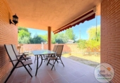 Chalet independiente con terreno en venta en la España, Viana de Cega, ref: TR417082 foto