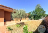 Chalet independiente con terreno en venta en la España, Viana de Cega, ref: TR417082 foto