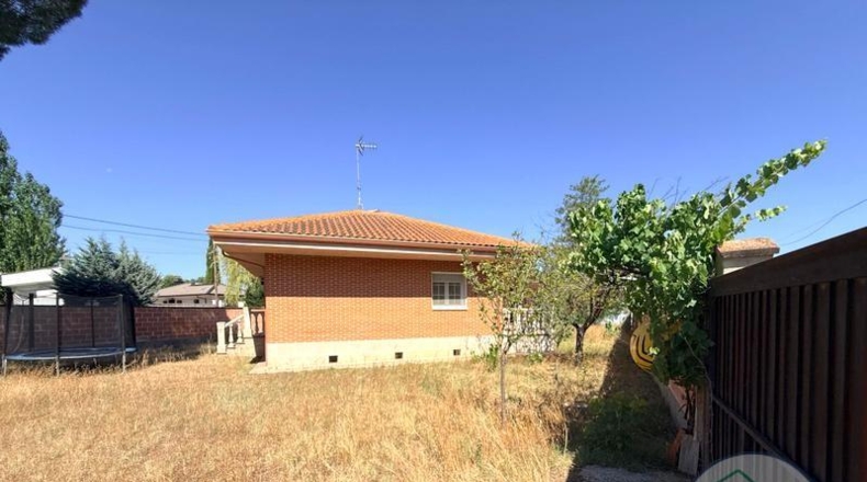 Вальядолид - Viana de Cega - 955m2