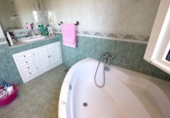 Chalet independiente con terreno en venta en la España, Badajoz, ref: TR417086 foto