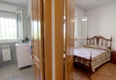 Chalet independiente con terreno en venta en la España, Badajoz, ref: TR417086 foto