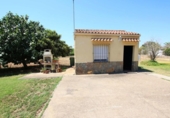 Chalet independiente con terreno en venta en la España, Badajoz, ref: TR417086 foto