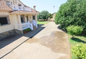 Chalet independiente con terreno en venta en la España, Badajoz, ref: TR417086 foto