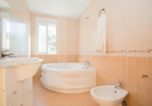 Chalet independiente con terreno en venta en la España, Güéjar Sierra, ref: TR403999 foto