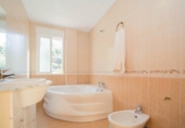 Chalet independiente con terreno en venta en la España, Güéjar Sierra, ref: TR403999 foto
