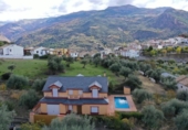 Chalet independiente con terreno en venta en la España, Güéjar Sierra, ref: TR403999 foto