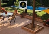 Chalet independiente con terreno en venta en Baeza ref: TR417135 foto