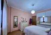 Chalet independiente con terreno en venta en la España, Oviedo, ref: TR410363 foto