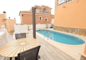 Chalet independiente con terreno en venta en la España, Orihuela, ref: TR417230 foto