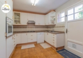 Chalet independiente con terreno en venta en la España, Sant Iscle de Vallalta, ref: TR414869 foto