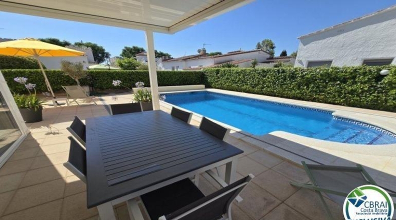 Girona - Empuriabrava - 495m2