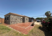 Chalet independiente con terreno en venta en la España, Chiclana de la Frontera, ref: TR417332 foto