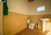 Chalet independiente con terreno en venta en la España, Badajoz, ref: TR417350 foto