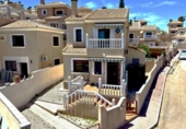 Chalet independiente con terreno en venta en la España, Orihuela, ref: TR417352 foto