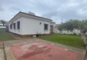 Chalet independiente con terreno en venta en la España, Chiclana de la Frontera, ref: TR417394 foto