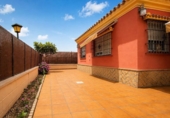Chalet independiente con terreno en venta en la España, Chipiona, ref: TR417395 foto