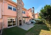 Chalet independiente con terreno en venta en la España, A Cruz de Oleiros, ref: TR417415 foto