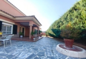 Chalet independiente con terreno en venta en la España, Badajoz, ref: TR417419 foto