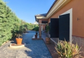Chalet independiente con terreno en venta en la España, Badajoz, ref: TR417419 foto