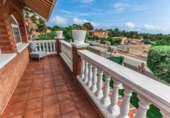 Chalet independiente con terreno en venta en la España, Roda de Berà, ref: TR375449 foto