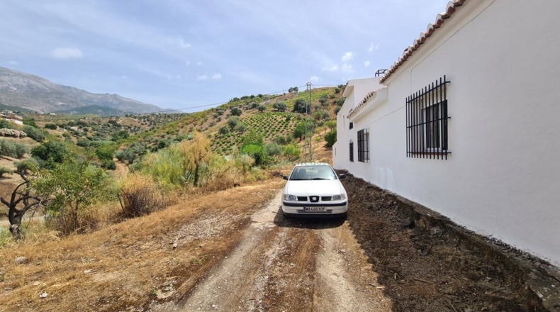 Малага - Sedella - 44000m2