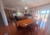 Отдельно стоящий дом с участком на продажу в городе Aldeamayor de San Martín Фото