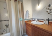 Отдельно стоящий дом с участком на продажу в городе Palazuelos de Eresma. Фото