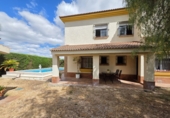 Xalet independent amb terreny en venda a Palomares del Río ref.: TR417456 foto