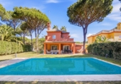 Chalet independiente con terreno en venta en Chiclana de la Frontera ref: TR397184 foto