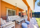 Chalet independiente con terreno en venta en Chiclana de la Frontera ref: TR397184 foto