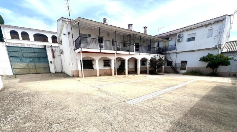 Caceres - Serradilla - 676m2