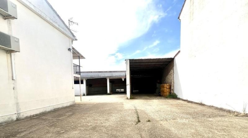 Caceres - Serradilla - 676m2