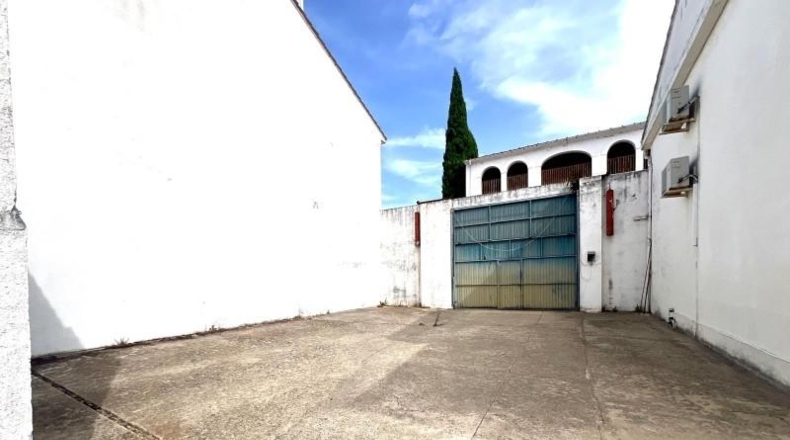Caceres - Serradilla - 676m2