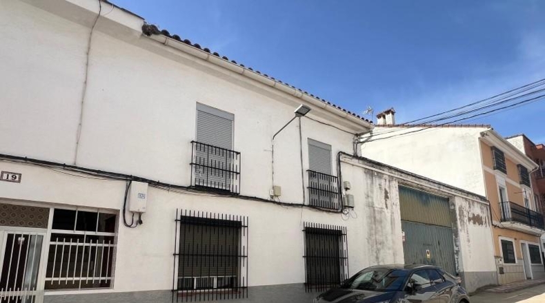 Caceres - Serradilla - 676m2