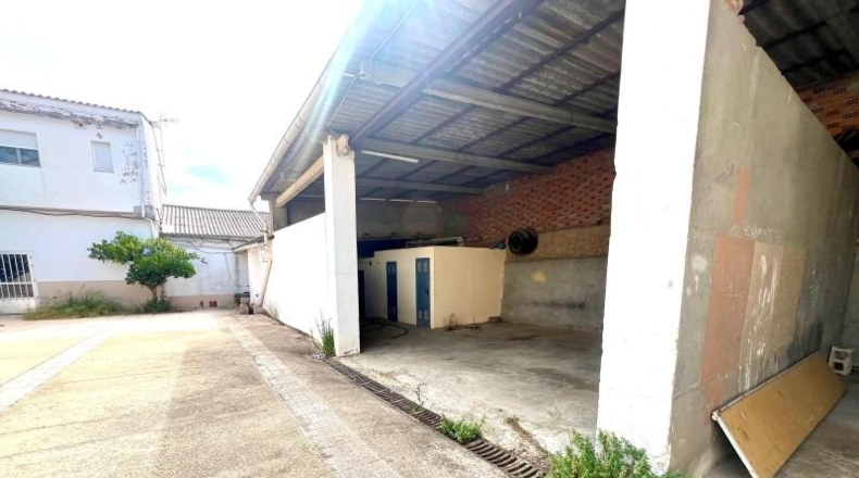 Caceres - Serradilla - 676m2