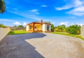 Chalet independiente con terreno en venta en la España, Chiclana de la Frontera, ref: TR417598 foto