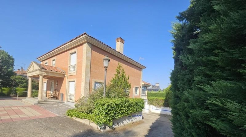 Salamanca - Santa Marta de Tormes - 1000m2