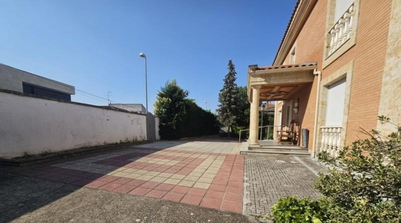 Salamanca - Santa Marta de Tormes - 1000m2