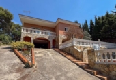 Chalet independiente con terreno en venta en la España, Vallirana, ref: TR417633 foto