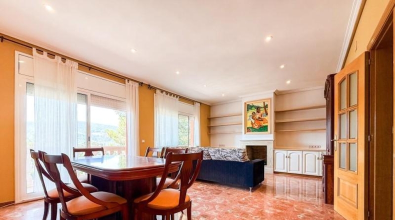 Барселона - Vallirana - 1260m2