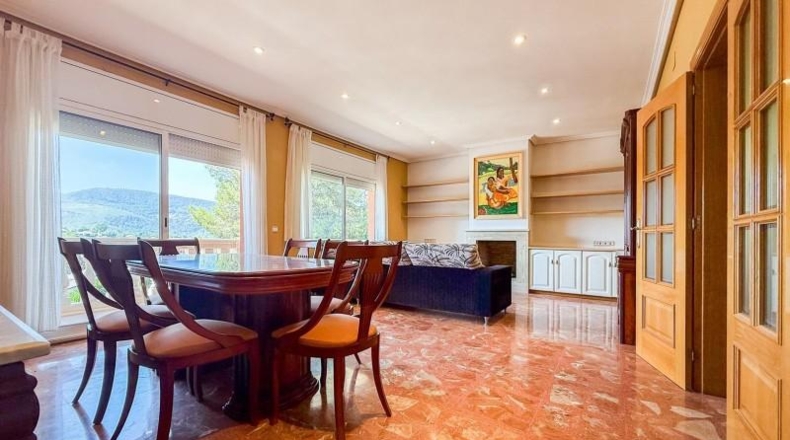 Барселона - Vallirana - 1260m2