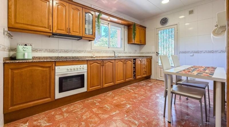 Барселона - Vallirana - 1260m2