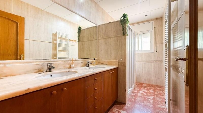 Барселона - Vallirana - 1260m2