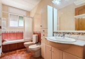 Chalet independiente con terreno en venta en la España, Vallirana, ref: TR417633 foto