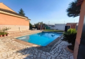 Chalet independiente con terreno en venta en la España, Badajoz, ref: TR417634 foto