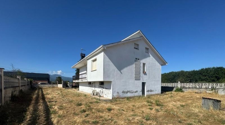 León - Ponferrada - 2061m2