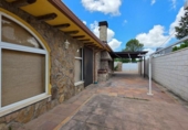 Chalet independiente con terreno en venta en la España, Nuevo Baztán, ref: TR408737 foto