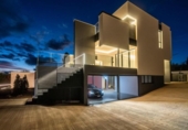 Отдельно стоящий дом с участком на продажу в городе Las Rozas de Madrid Фото