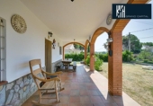 Chalet independiente con terreno en venta en la España, Caldes de Malavella, ref: TR417711 foto