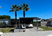 Отдельно стоящий дом с участком на продажу в городе Chiclana de la Frontera Фото